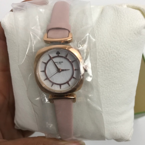 🎉HP🎉 Authentic Kate Spade Barrow Leather Watch - Picture 3 of 3